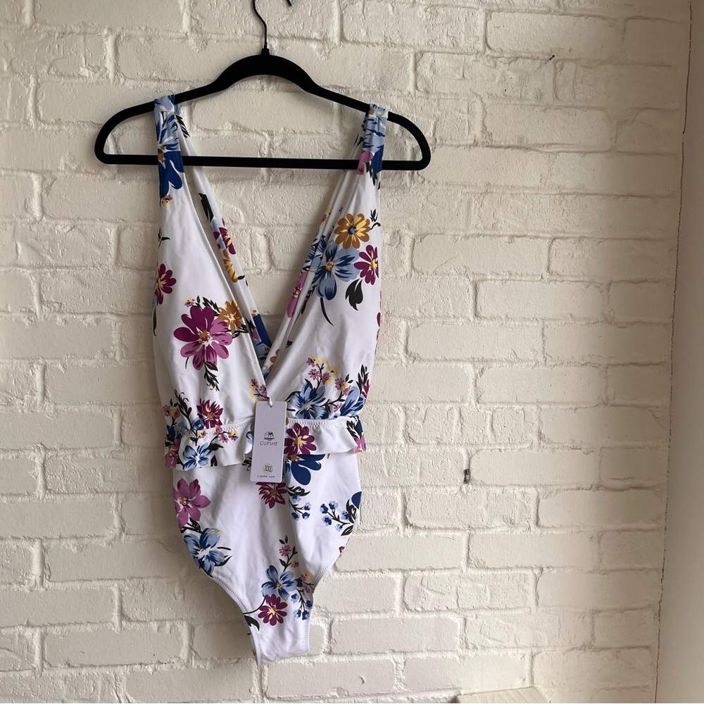 NWT Cupshe One Piece Swimsuit Size XXL